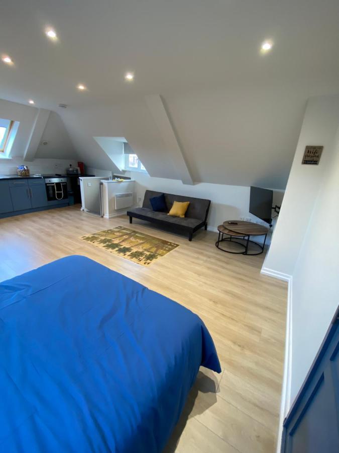 Lovely Spacious Loft Close To Train Station Apartamento *
