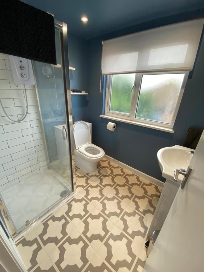 Lovely Spacious Loft Close To Train Station *
