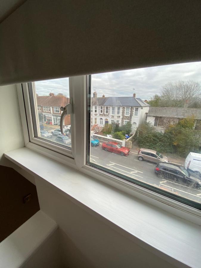 Lovely Spacious Loft Close To Train Station *